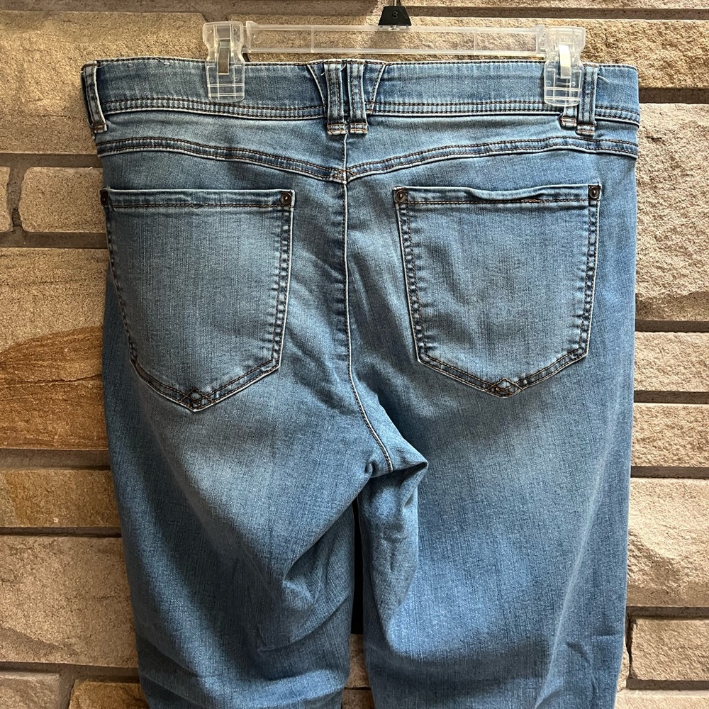 Wit & Wisdom Ab'solution Itty Bitty Bootcut Jeans… - image 6